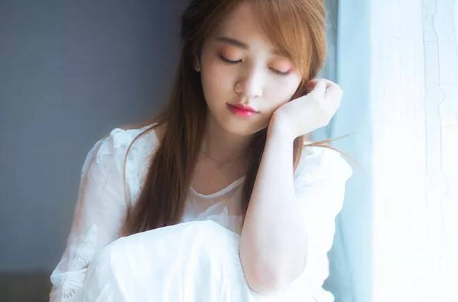 2017夏天短发扎法发型教程 夏季女生短发发型图片大全