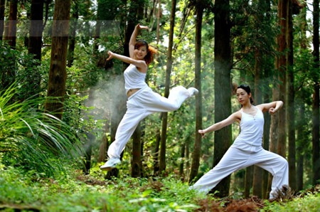 拒绝大妈式平臀，八个动作重塑少女圆润翘臀：下篇