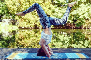 活血养颜的倒立，通过这几个体式练成