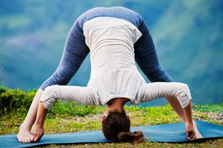 瑜伽体式拉筋术，让你越练越年轻：中篇