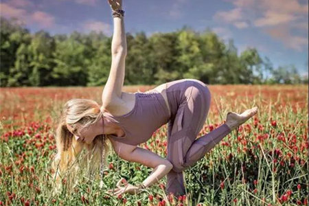 瑜伽乌鸦式的特殊变体，你学会了几个？：上篇