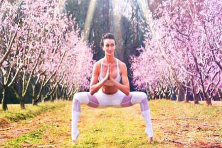 瑜伽体式：拉松腿部韧带，让人体变得轻盈柔软