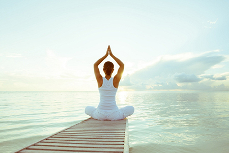 产后瑜伽不要盲目就做，几个准备工作你要做