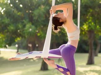 身体僵硬不要怕，这些姿势轻松解决