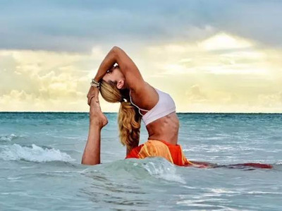 改善肠胃健康，瑜伽体式来帮你