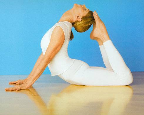 睡前前弯鸽式瑜伽 瘦身又助眠