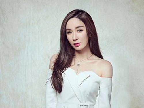 十二星座，恋爱交往喜欢撒娇黏男友的星座女