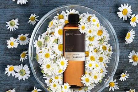 洋甘菊纯露有什么功效与作用 洋甘菊纯露对痘痘有消炎效果吗