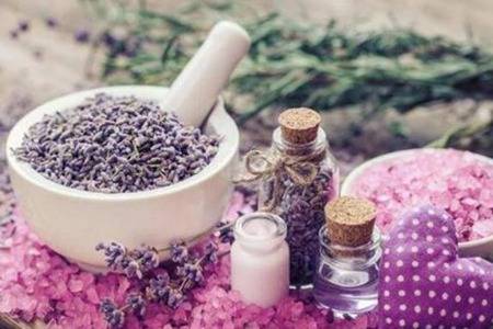 薰衣草精油的功效与作用 薰衣草精油多少钱可以去疤痕吗