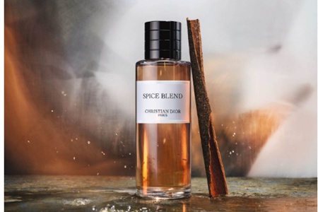 品牌高颜值新款香水排行，古驰复古，YSL前卫，迪奥太高级