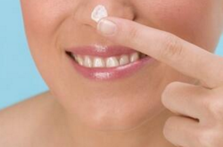 怎样让鼻梁变高，化妆鼻梁化妆显高!