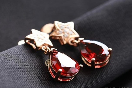 “女人石”石榴石的三大功效，女性佩戴的禁忌你知道吗