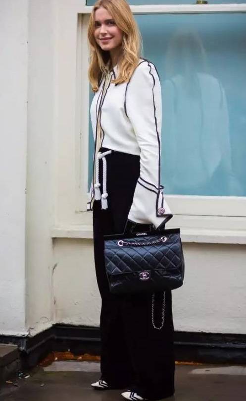 任凭潮流更替，黑白永远时尚