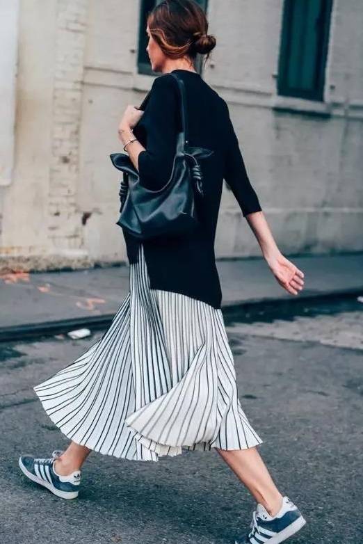 任凭潮流更替，黑白永远时尚