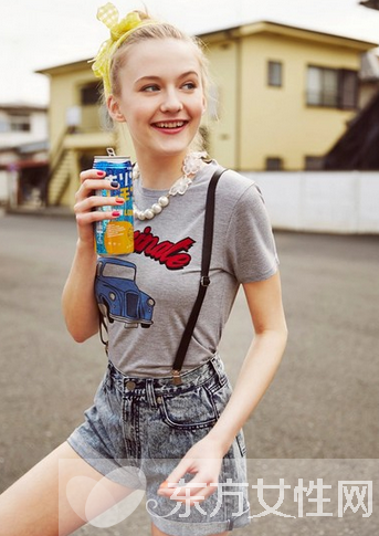 卡通t恤减龄搭配 童心未泯是值得骄傲的事情