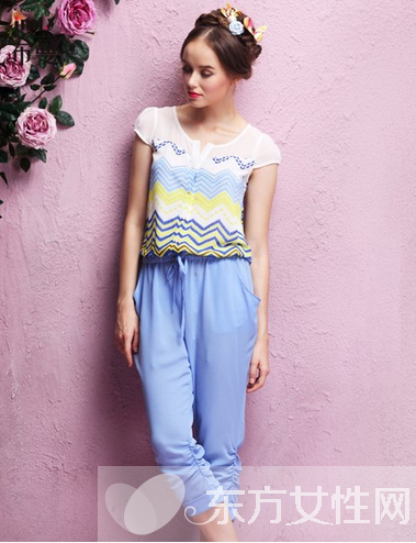 连衣裤怎么穿才好看 萌妹女神随心切换