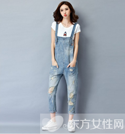 吊带牛仔裤怎么搭配 一起来探究牛仔的隐藏魅力