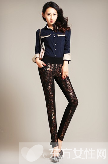 印花长裤怎么搭配 时尚街头不可回避的热潮