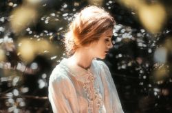 复古风来袭 华贵古风带你感受精致时装的力量