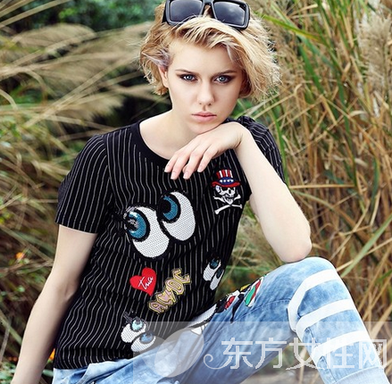 卡通t恤减龄搭配 童心未泯是值得骄傲的事情