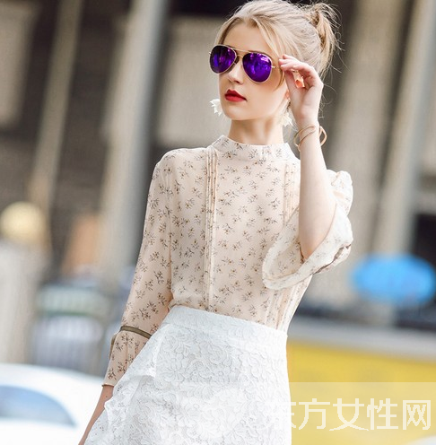 潮流服装搭配示范 盛夏喇叭袖成为霸屏神器