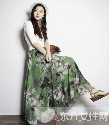 雪纺半身裙搭出迷人好身材 给你更多的变化空间