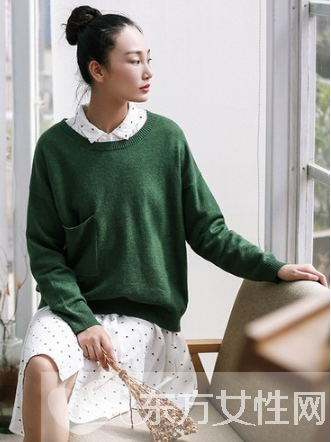 蝙蝠袖上衣如何搭配 蝙蝠袖还原女性慵懒本真