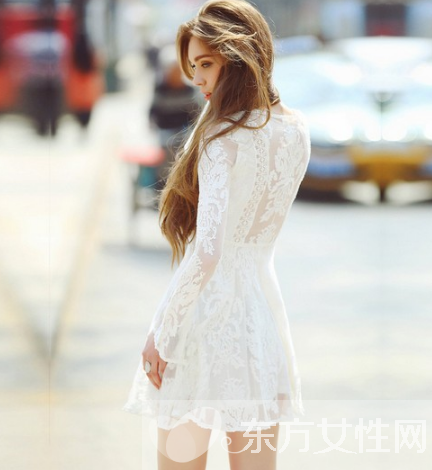 镂空让身体爱上呼吸 游走全身性感随之流露