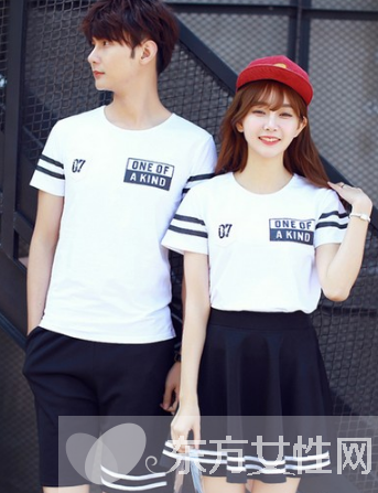 90后潮爸潮妈情侣装搭配 花样秀恩爱实力虐狗