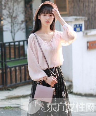 雪纺上衣怎么搭配好看 雪纺小衫助你玩转盛夏
