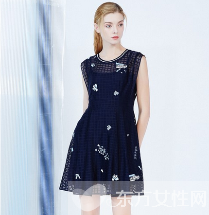 潮装搭配女 张扬的小确幸为夏日注入生命力