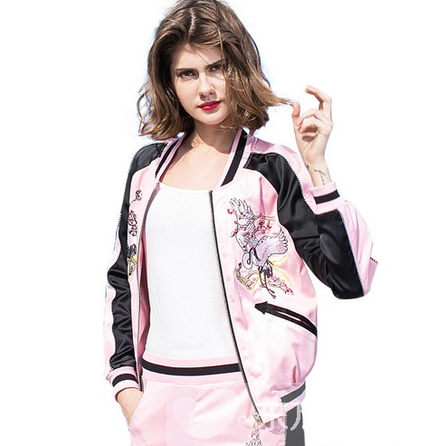 韩版外套搭配 短外套上线轻松搞定换季尴尬