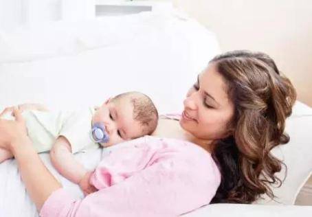 坚持母乳喂养的产妇如何催奶？做好这4点让你促进乳汁