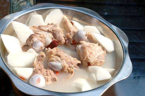 育儿宝典，请注意避开这些传统养育误区