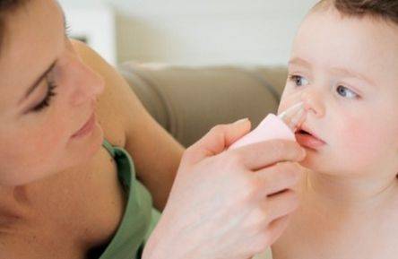 婴儿出现流鼻涕的情况是因为感冒吗?