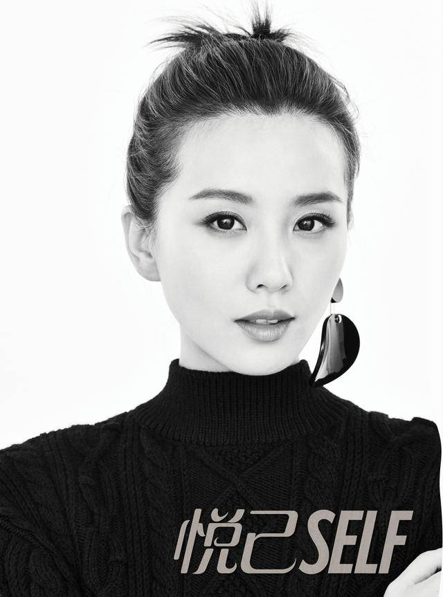 刘诗诗登《悦己SELF》杂志封面 简约干练酷劲十足