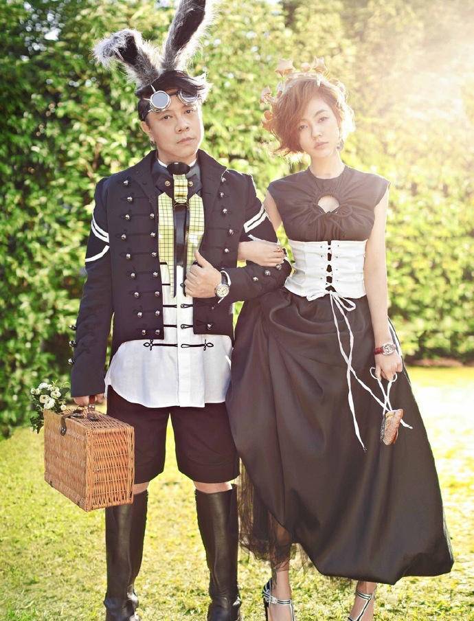 &ldquo;康熙&rdquo;再聚首 小S蔡康永合体登时尚杂志封面