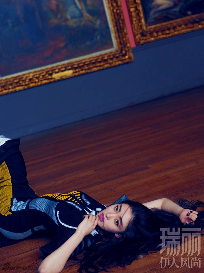 张天爱登杂志双封面 风格多变突破自我