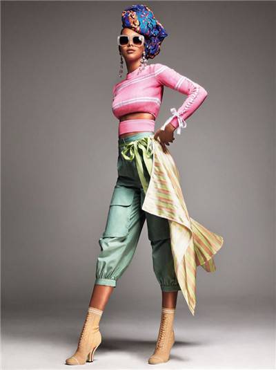 超模Lais Ribeiro杂志封面写真 演绎春装潮流穿搭