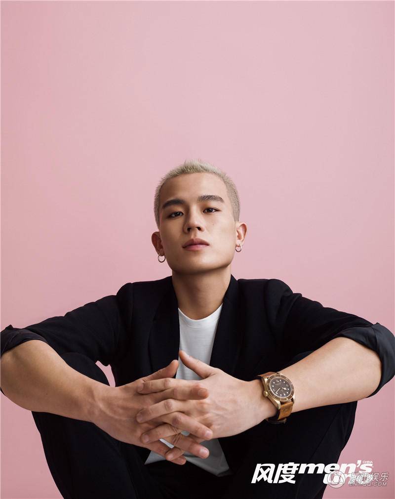 欧豪最新封面写真照 变身双面男票魅力爆表