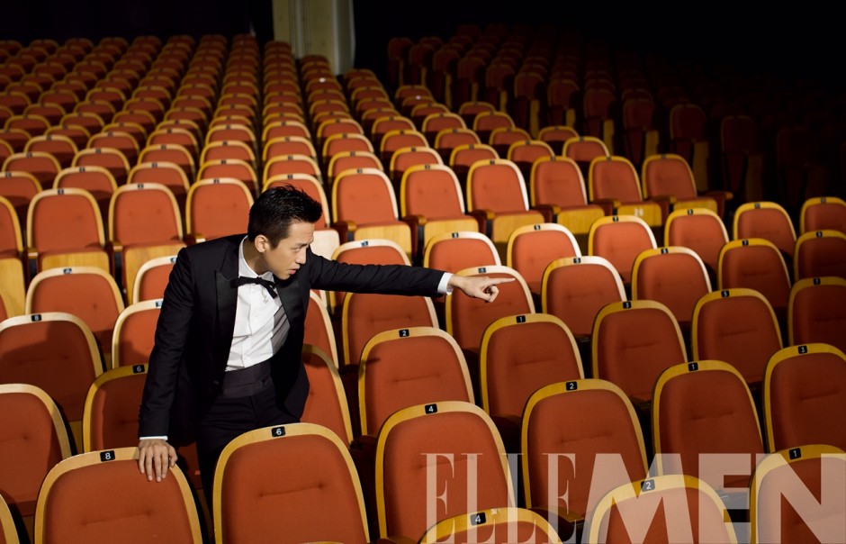 邓超登时尚杂志封面 尽显极致熟男魅力