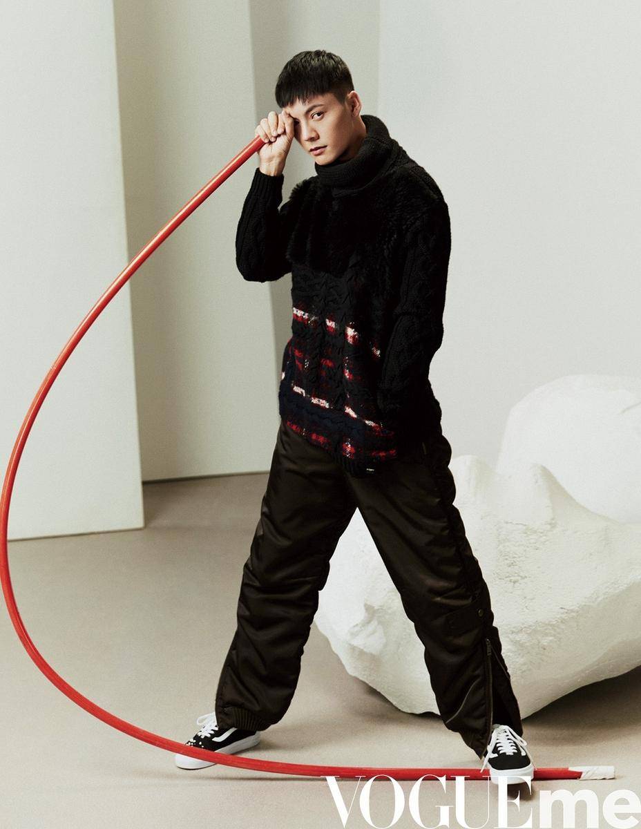 陈伟霆登《Vogue Me》封面大片 演绎个性独特风尚