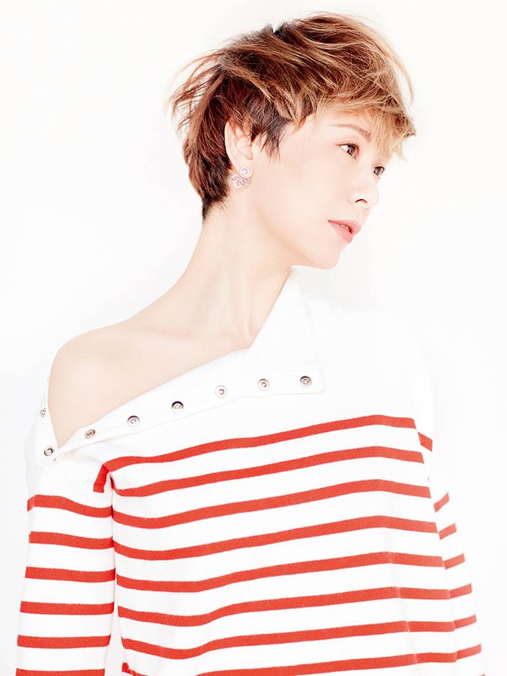 海清清新裸妆登杂志封面 展大女人时髦新形象