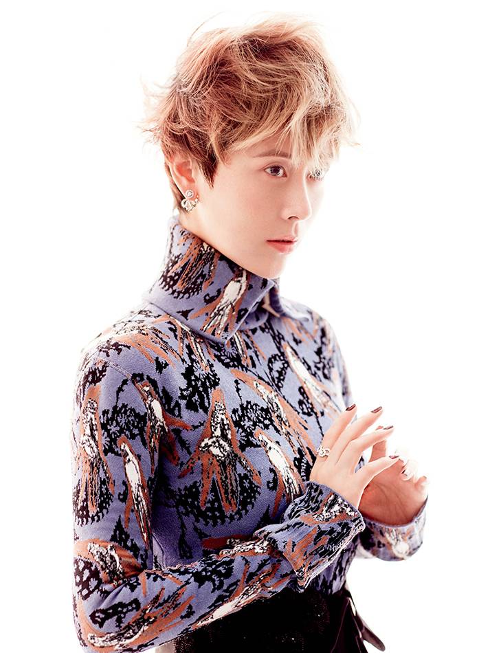 海清清新裸妆登杂志封面 展大女人时髦新形象