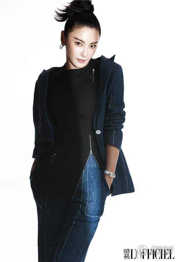 张雨绮登杂志开年封面照 简约造型点出灵动气息