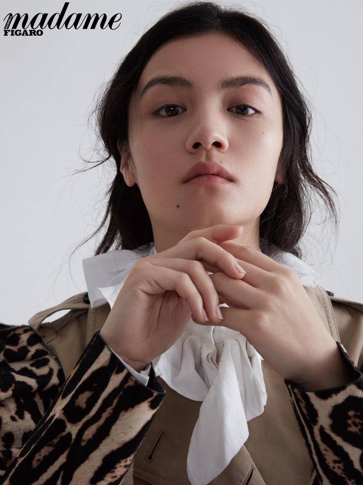 金像奖影后春夏登杂志开年封面 演绎灵动少女专属魅力