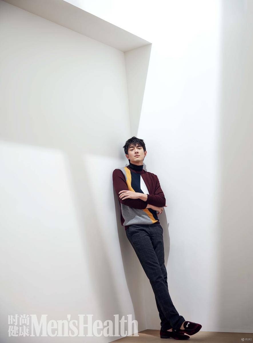 林更新12月杂志封面写真 绅士气质尽显男友力