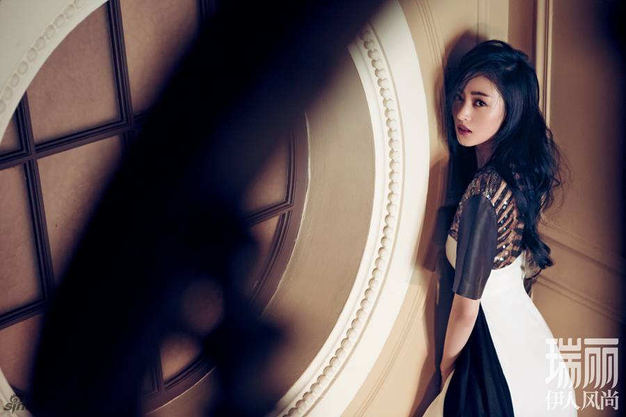 张天爱登杂志双封面 风格多变突破自我