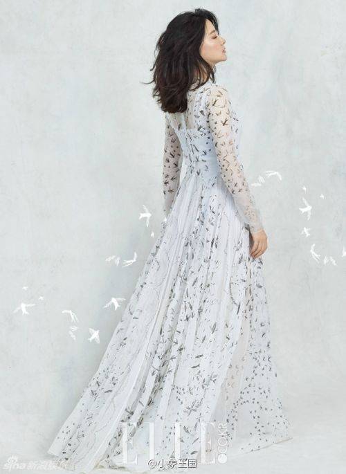 李英爱杂志封面写真曝光 优雅端庄仙气足