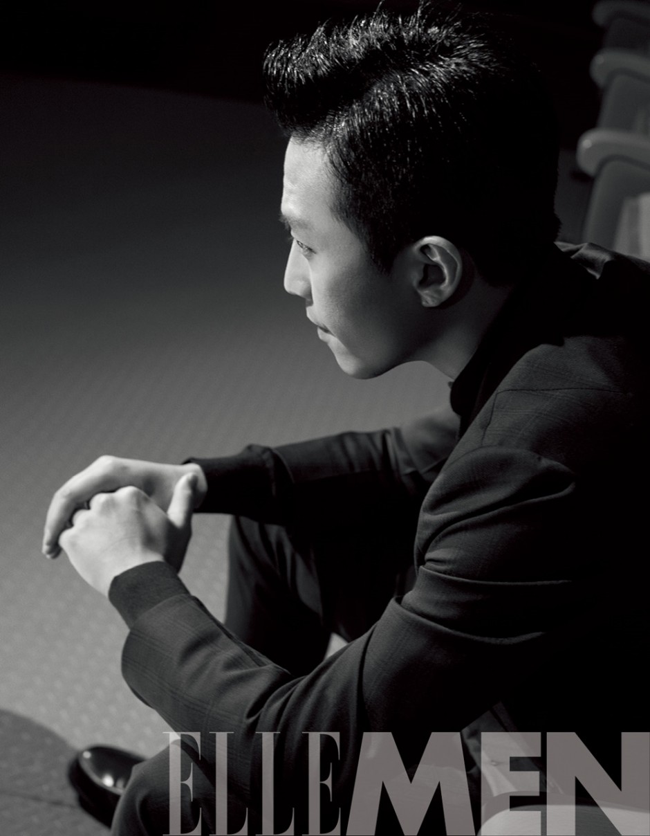 邓超登时尚杂志封面 尽显极致熟男魅力